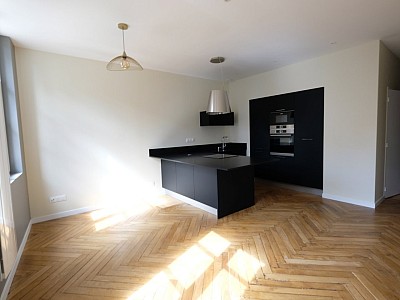 CENTRE VILLE A LOUER - ST ETIENNE CENTRE VILLE - 60 m2 - 665€ charges comprises par mois