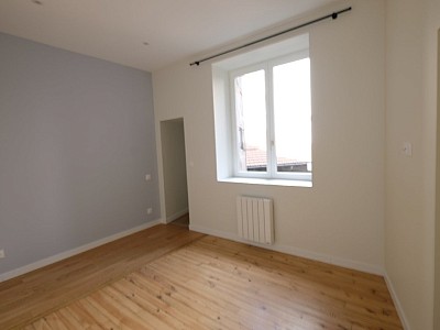 CENTRE VILLE A LOUER - ST ETIENNE CENTRE VILLE - 60 m2 - 665€ charges comprises par mois