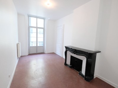 APPARTEMENT T3 A LOUER - ST ETIENNE CENTRE VILLE - 106.42 m2 - 710 € charges comprises par mois