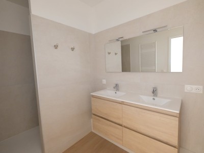 APPARTEMENT T3 A LOUER - ST ETIENNE CENTRE VILLE - 83 m2 - 760€ charges comprises par mois