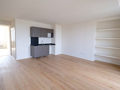 HYPER CENTRE A LOUER - ST ETIENNE CENTRE VILLE - 79.85 m2 - 830€ charges comprises par mois