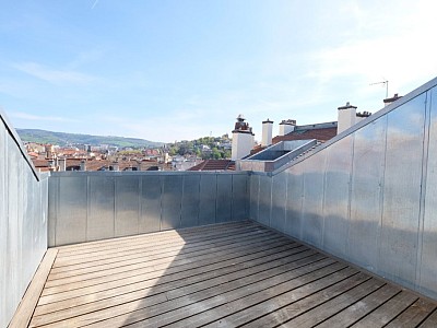 HYPER CENTRE T3 A LOUER - ST ETIENNE CENTRE VILLE - 90.91 m2 - 985 € charges comprises par mois