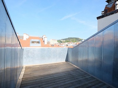 APPARTEMENT T3 A LOUER - ST ETIENNE CENTRE VILLE - 85.5 m2 - 1070 € charges comprises par mois