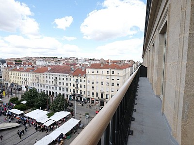 HYPER CENTRE A LOUER - ST ETIENNE CENTRE VILLE - 71.81 m2 - 770€ charges comprises par mois