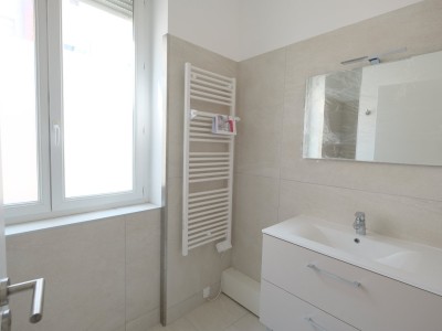 CENTRE-VILLE A LOUER - ST ETIENNE CENTRE VILLE - 74.19 m2 - 730€ charges comprises par mois