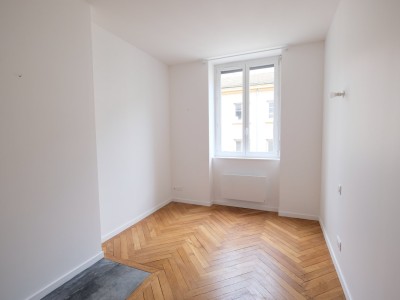 CENTRE-VILLE A LOUER - ST ETIENNE CENTRE VILLE - 64.11 m2 - 690 € charges comprises par mois