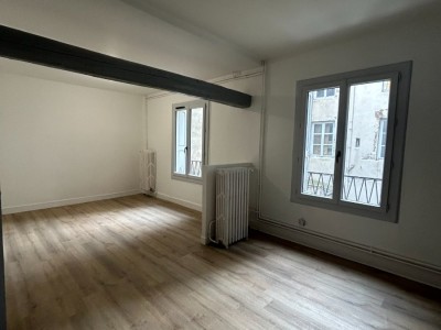 APPARTEMENT T3 A LOUER - ST ETIENNE CENTRE VILLE - 63 m2 - 630 € charges comprises par mois