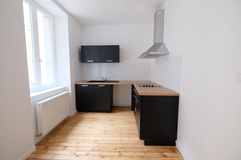 APPARTEMENT T3 A LOUER - ST ETIENNE CENTRE VILLE - 80.58 m2 - 760 &euro; charges comprises par mois