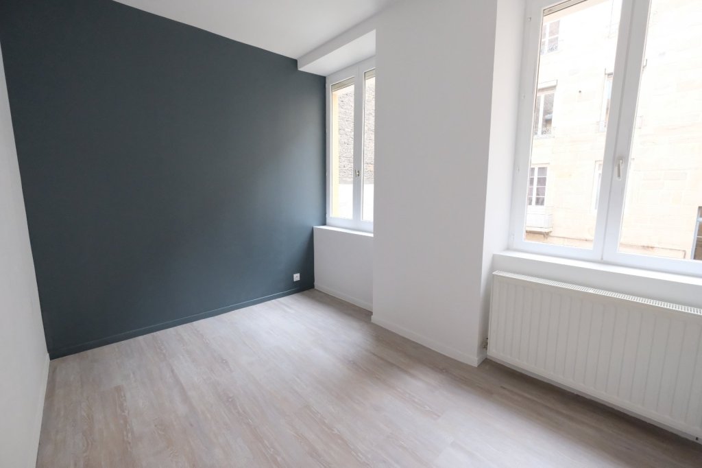 APPARTEMENT T3 A LOUER - ST ETIENNE CENTRE VILLE - 80.58 m2 - 760 &euro; charges comprises par mois