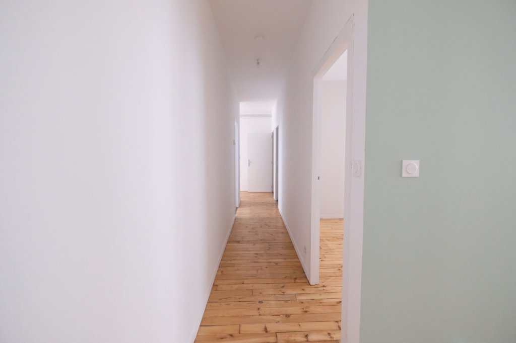 APPARTEMENT T3 A LOUER - ST ETIENNE CENTRE VILLE - 80.58 m2 - 760 &euro; charges comprises par mois
