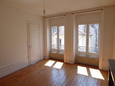 APPARTEMENT T3 A LOUER - ST ETIENNE CENTRE VILLE - 71 m2 - 570€ charges comprises par mois