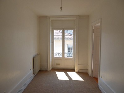 APPARTEMENT T3 A LOUER - ST ETIENNE CENTRE VILLE - 71 m2 - 570€ charges comprises par mois