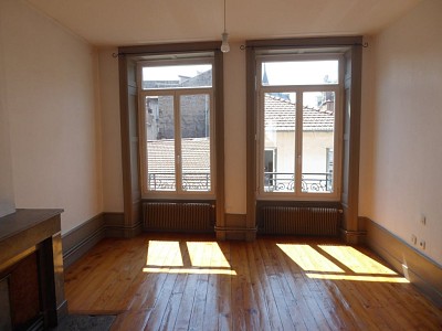 APPARTEMENT T3 A LOUER - ST ETIENNE CENTRE VILLE - 71 m2 - 570€ charges comprises par mois