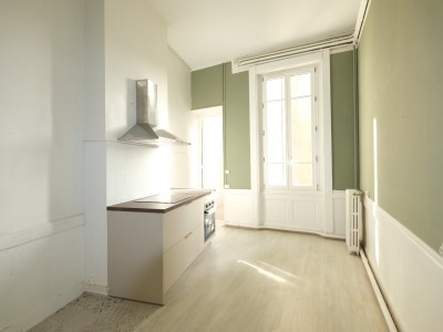 APPARTEMENT T3 A LOUER - ST ETIENNE CENTRE VILLE - 129 m2 - 780€ charges comprises par mois