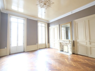 APPARTEMENT T3 A LOUER - ST ETIENNE CENTRE VILLE - 129 m2 - 780€ charges comprises par mois