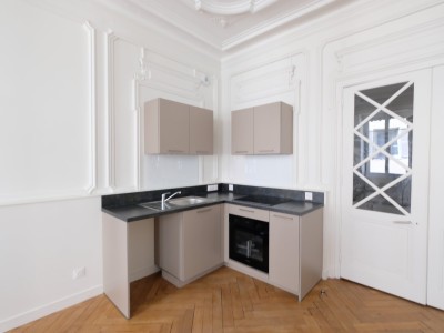 APPARTEMENT T3 A LOUER - ST ETIENNE CENTRE VILLE - 86.94 m2 - 695 &euro; charges comprises par mois