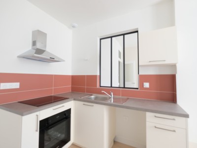APPARTEMENT T3 A LOUER - ST ETIENNE CENTRE VILLE - 89.18 m2 - 735 € charges comprises par mois