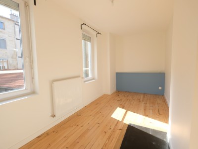 APPARTEMENT T3 A LOUER - ST ETIENNE CENTRE VILLE - 89.18 m2 - 735 € charges comprises par mois