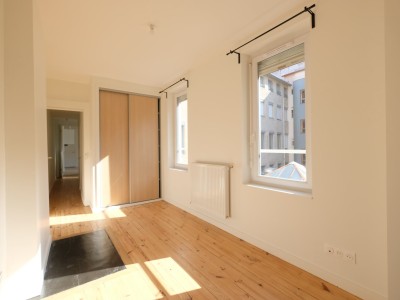 APPARTEMENT T3 A LOUER - ST ETIENNE CENTRE VILLE - 89.18 m2 - 735 € charges comprises par mois