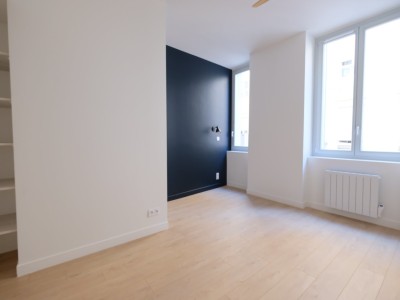 APPARTEMENT T3 A LOUER - ST ETIENNE CENTRE VILLE - 74 m2 - 795 € charges comprises par mois