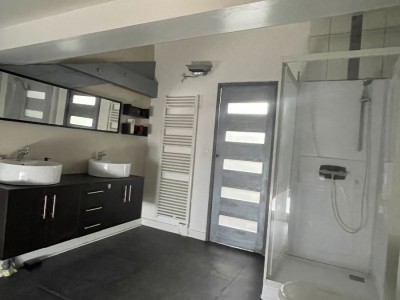 APPARTEMENT T3 A LOUER - ST ETIENNE CENTRE VILLE - 74.01 m2 - 730 &euro; charges comprises par mois