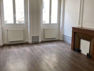APPARTEMENT T3 A LOUER - ST ETIENNE CENTRE VILLE - 72.04 m2 - 585�&euro; charges comprises par mois