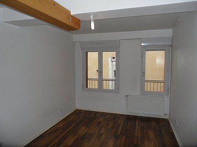 APPARTEMENT T3 A LOUER - ST ETIENNE CENTRE VILLE - 65.05 m2 - 495€ charges comprises par mois