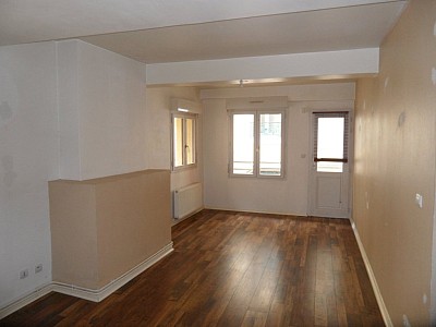 APPARTEMENT T3 A LOUER - ST ETIENNE CENTRE VILLE - 65.05 m2 - 495€ charges comprises par mois