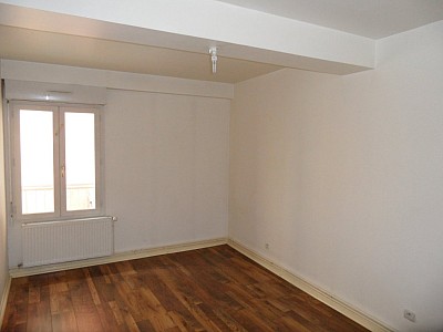 APPARTEMENT T3 A LOUER - ST ETIENNE CENTRE VILLE - 65.05 m2 - 495€ charges comprises par mois
