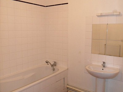 APPARTEMENT T3 A LOUER - ST ETIENNE CENTRE VILLE - 65.05 m2 - 495€ charges comprises par mois