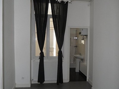 APPARTEMENT T3 A LOUER - ST ETIENNE CENTRE VILLE - 72 m2 - 650 &euro; charges comprises par mois