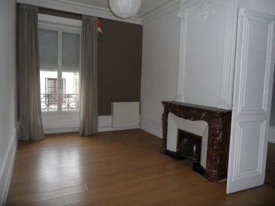 APPARTEMENT T3 A LOUER - ST ETIENNE CENTRE VILLE - 53 m2 - 480 € charges comprises par mois