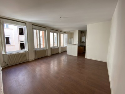 APPARTEMENT T3 A LOUER - ST ETIENNE CENTRE VILLE - 74.77 m2 - 645 € charges comprises par mois