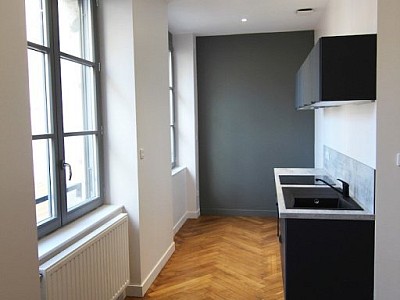 APPARTEMENT T3 A LOUER - ST ETIENNE CENTRE VILLE - 71.31 m2 - 695 &euro; charges comprises par mois