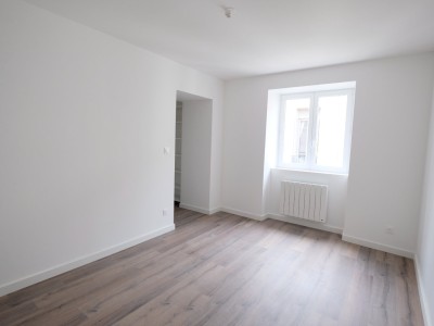 APPARTEMENT T3 A LOUER - ST ETIENNE CENTRE VILLE - 76.34 m2 - 735 € charges comprises par mois