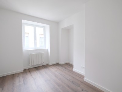 APPARTEMENT T3 A LOUER - ST ETIENNE CENTRE VILLE - 76.34 m2 - 735 € charges comprises par mois