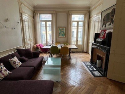 APPARTEMENT T3 A LOUER - ST ETIENNE CENTRE VILLE - 121 m2 - 860€ charges comprises par mois