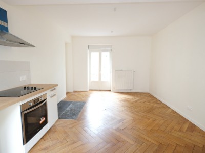 APPARTEMENT T3 A LOUER - ST ETIENNE CENTRE VILLE - 59.52 m2 - 660 € charges comprises par mois