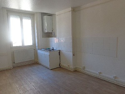 APPARTEMENT T3 A LOUER - ST ETIENNE CENTRE VILLE - 82.72 m2 - 540€ charges comprises par mois