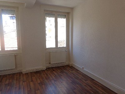 APPARTEMENT T3 A LOUER - ST ETIENNE CENTRE VILLE - 82.72 m2 - 540€ charges comprises par mois