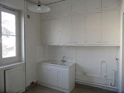 APPARTEMENT T3 A LOUER - ST ETIENNE CENTRE VILLE - 78.13 m2 - 590 &euro; charges comprises par mois