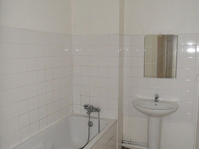 APPARTEMENT T3 A LOUER - ST ETIENNE CENTRE VILLE - 78.13 m2 - 590 &euro; charges comprises par mois