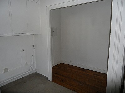 APPARTEMENT T3 A LOUER - ST ETIENNE CENTRE VILLE - 78.13 m2 - 590 &euro; charges comprises par mois