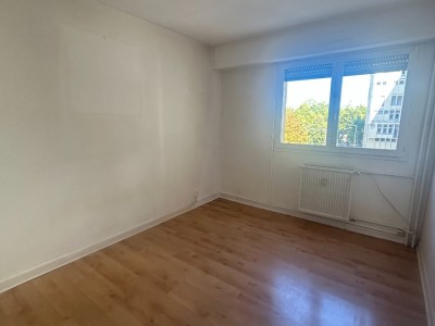 APPARTEMENT T3 A LOUER - ST ETIENNE CHAVANELLE - 84.7 m2 - 895 € charges comprises par mois