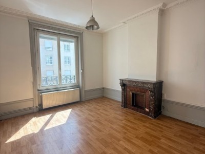 APPARTEMENT T3 A LOUER - ST ETIENNE FACULTE / CENTRE DEUX - 86.55 m2 - 620€ charges comprises par mois