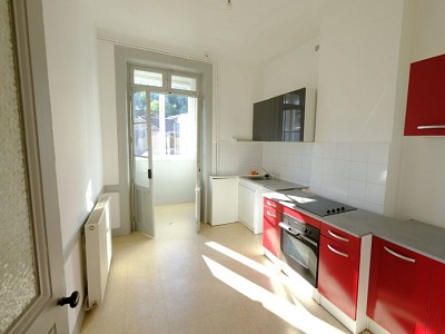 APPARTEMENT T3 A LOUER - ST ETIENNE FACULTE / CENTRE DEUX - 84.07 m2 - 530 € charges comprises par mois