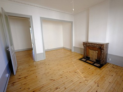 APPARTEMENT T3 A LOUER - ST ETIENNE FACULTE / CENTRE DEUX - 84.07 m2 - 530 € charges comprises par mois