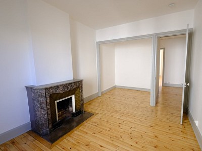 APPARTEMENT T3 A LOUER - ST ETIENNE FACULTE / CENTRE DEUX - 84.07 m2 - 530 € charges comprises par mois