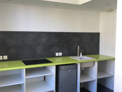 APPARTEMENT T3 A LOUER - ST ETIENNE FACULTE / CENTRE DEUX - 77 m2 - 500�&euro; charges comprises par mois