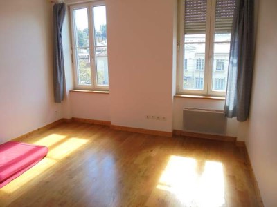 APPARTEMENT T3 A LOUER - ST ETIENNE FACULTE / CENTRE DEUX - 77 m2 - 500�&euro; charges comprises par mois
